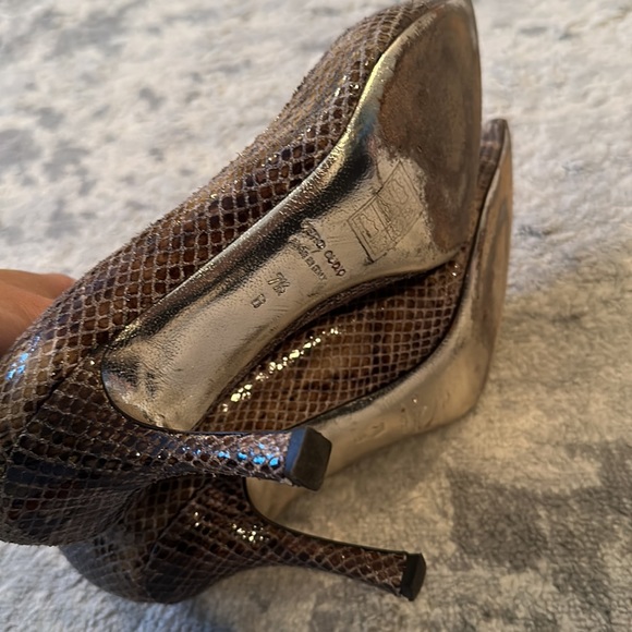 Emy Mack stiletto in pyhthon texture material, size 7.5, approx. 4in. heel - Picture 4 of 4